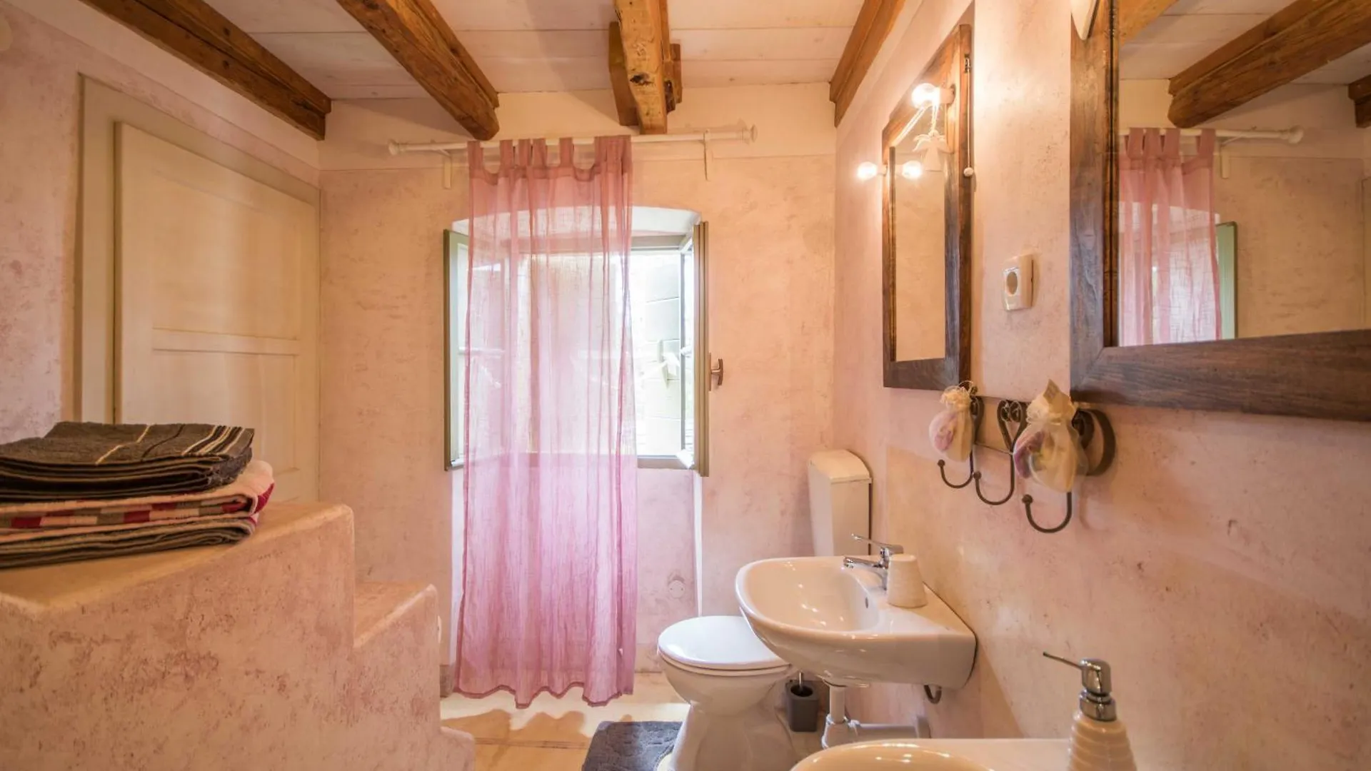 Villa Dolores, A Magnificent Villa, Ideal For Families And Groups Heki 0*,